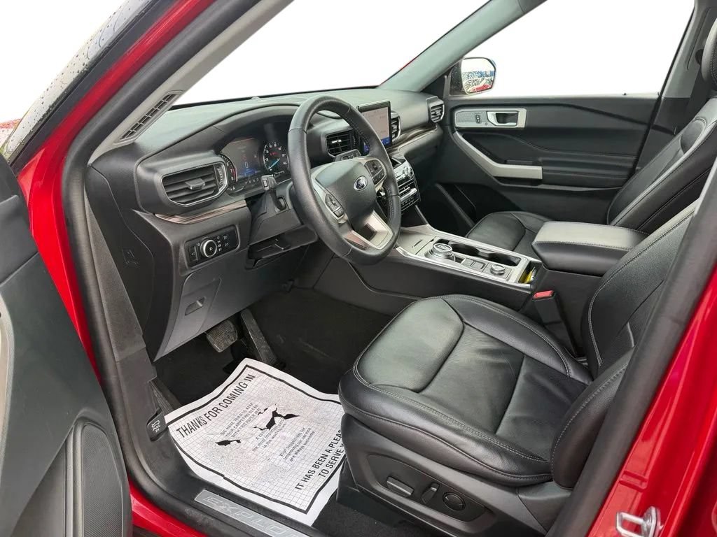 Used 2024 Ford Explorer Limited AWD/4WD image 11