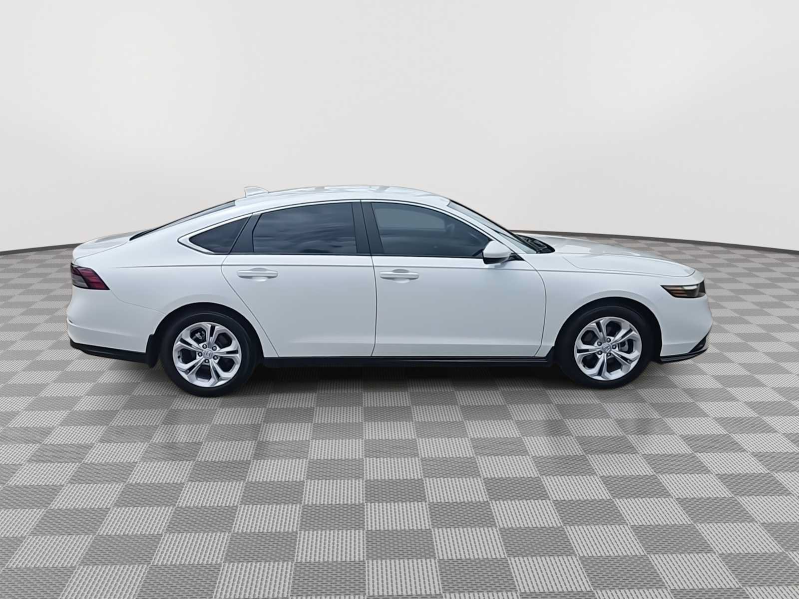 Certified 2025 Honda Accord LX image 9