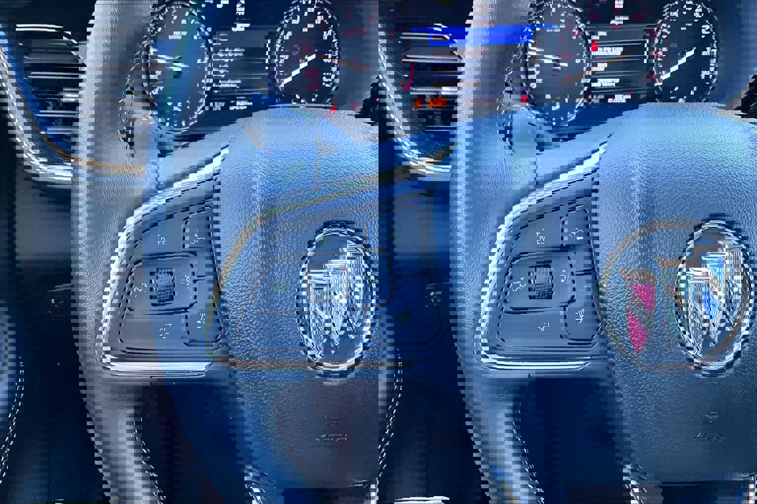 Used 2021 Buick Envision Essence w/ Technology Package I image 23