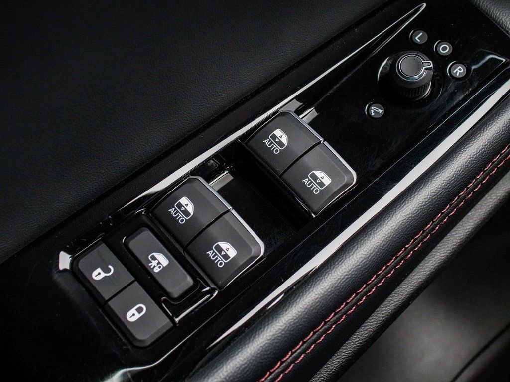 Used 2024 Jeep Wagoneer Launch Edition image 9