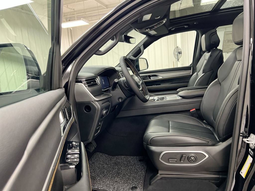 New 2026 Jeep Grand Wagoneer L 4WD image 16