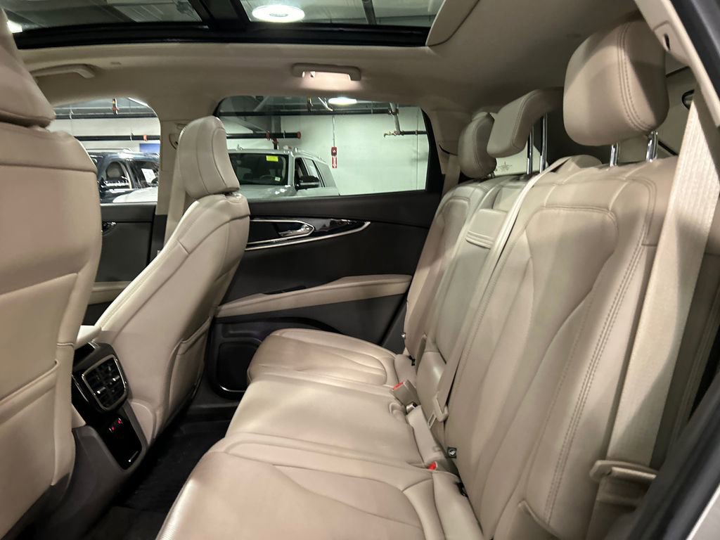 Used 2023 Lincoln Nautilus Reserve AWD/4WD image 23