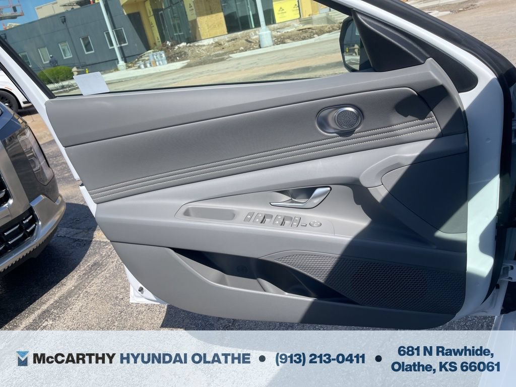 Used 2025 Hyundai Elantra Sport FWD image 24