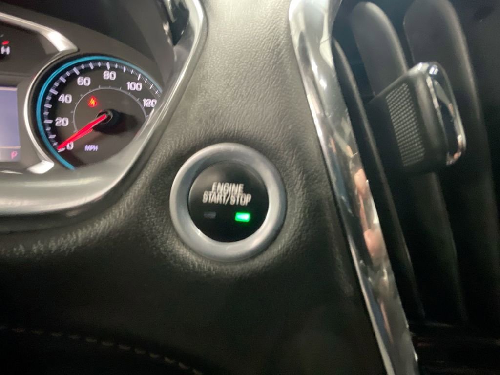 Used 2023 Chevrolet Traverse LT image 16