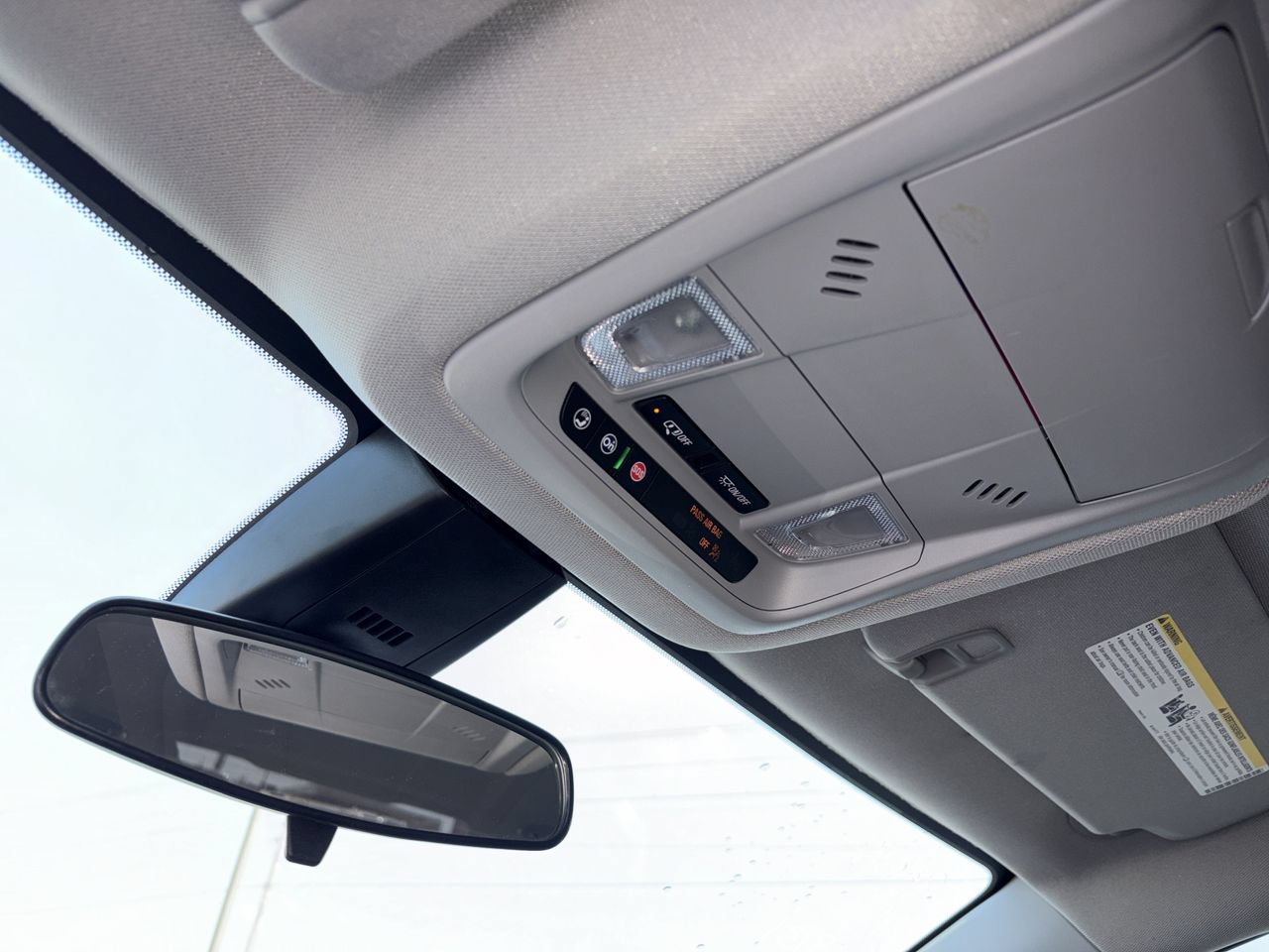 Used 2023 GMC Acadia SLE w/ Driver Convenience Package FWD image 14