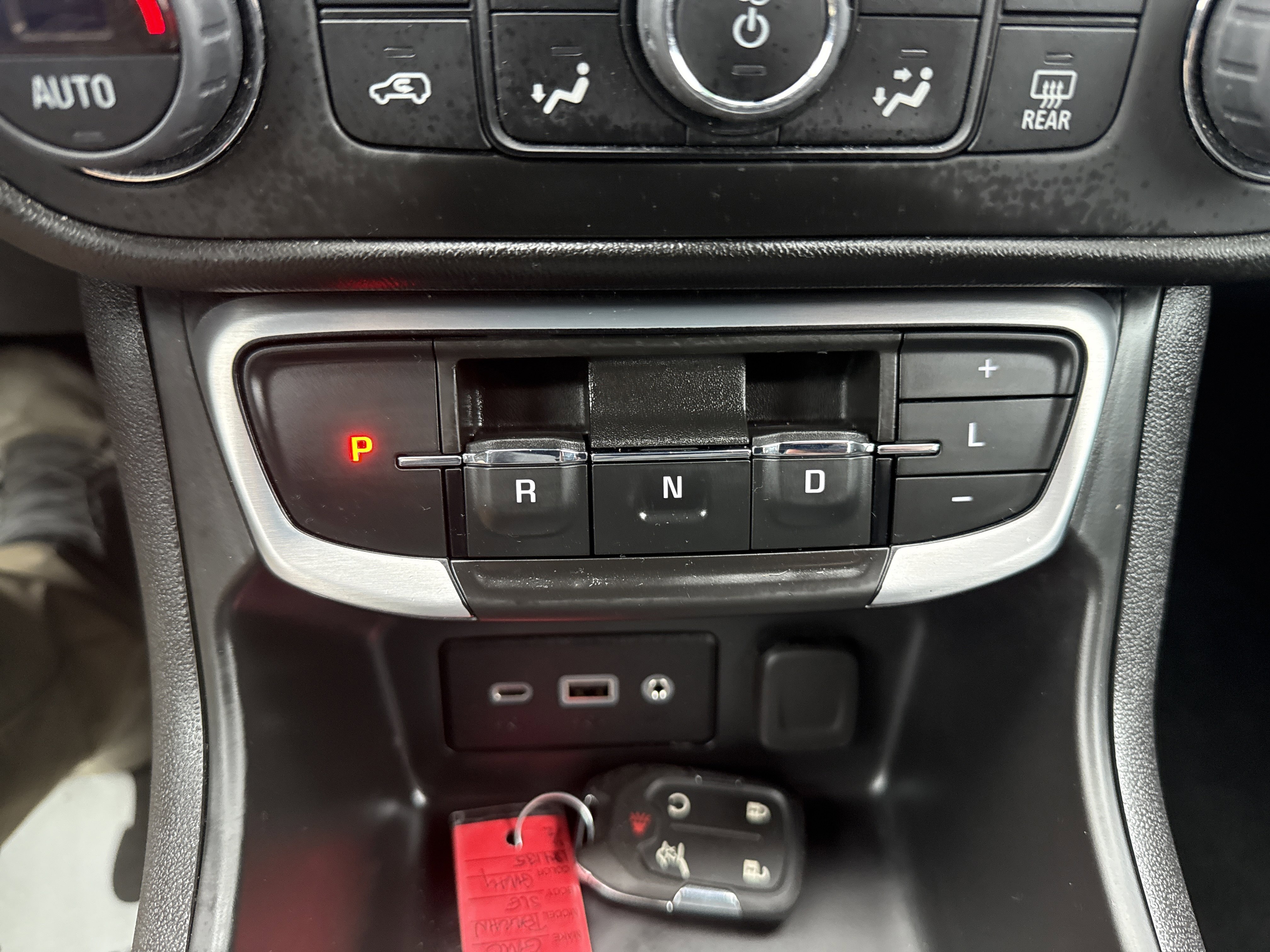 Used 2022 GMC Terrain SLE w/ Driver Convenience Package AWD/4WD image 27