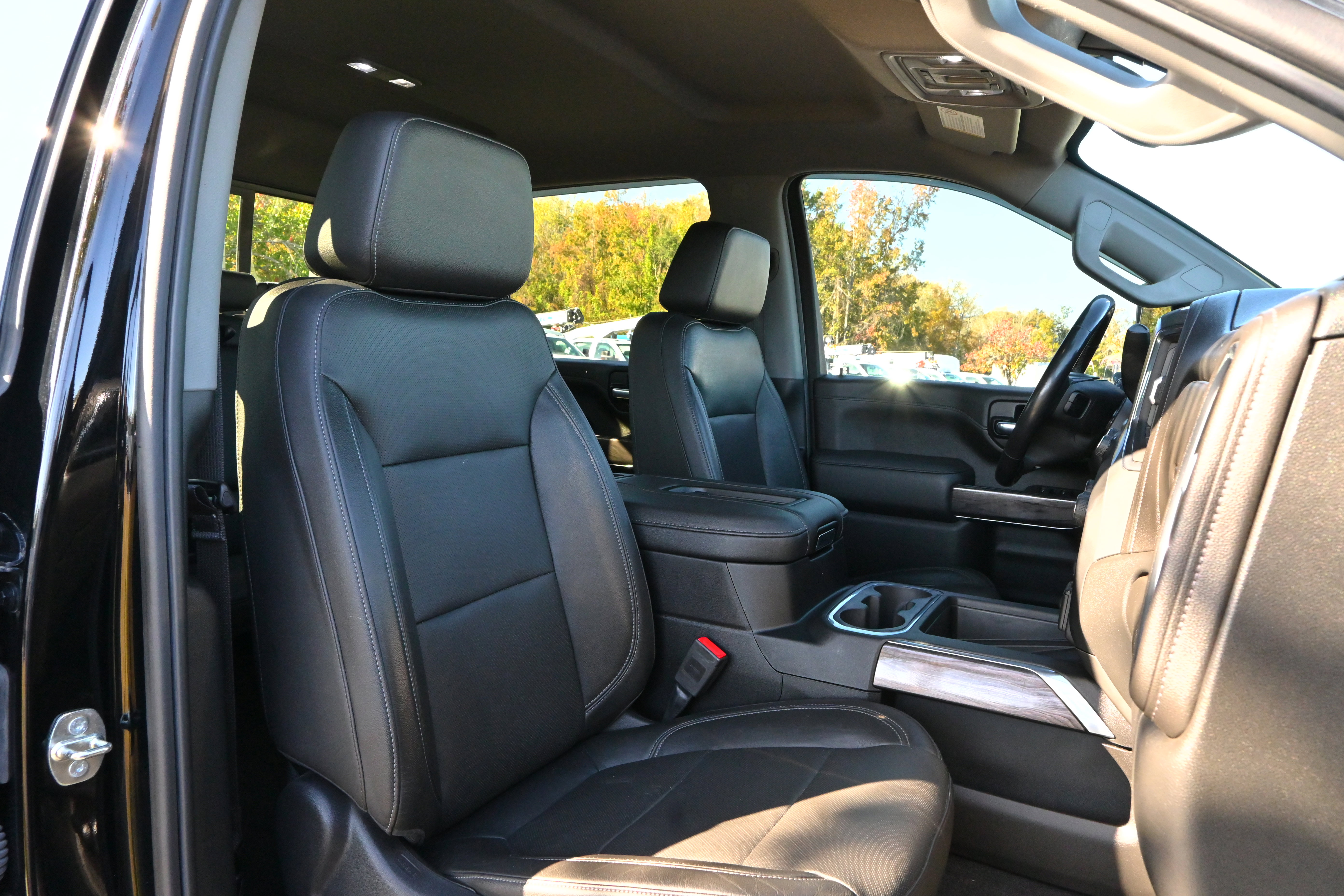 Used 2020 Chevrolet Silverado 2500 LTZ w/ LTZ Plus Package image 9