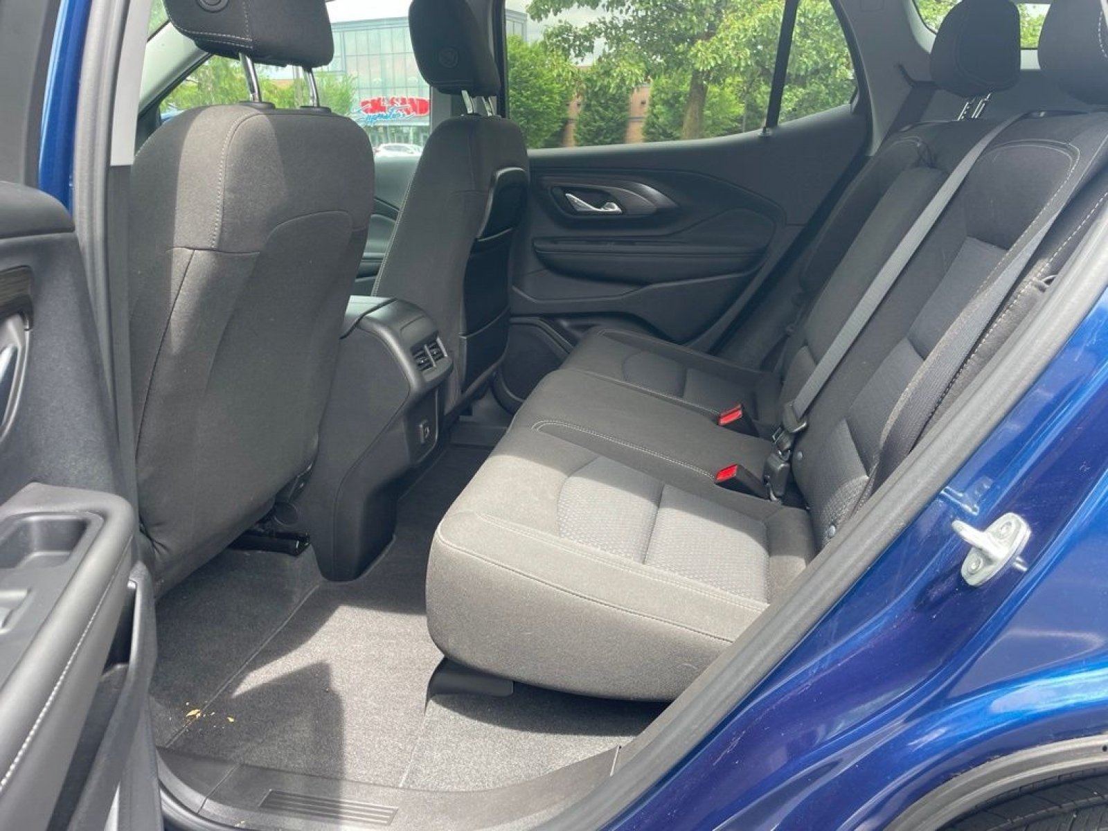 Used 2023 GMC Terrain SLE FWD image 21