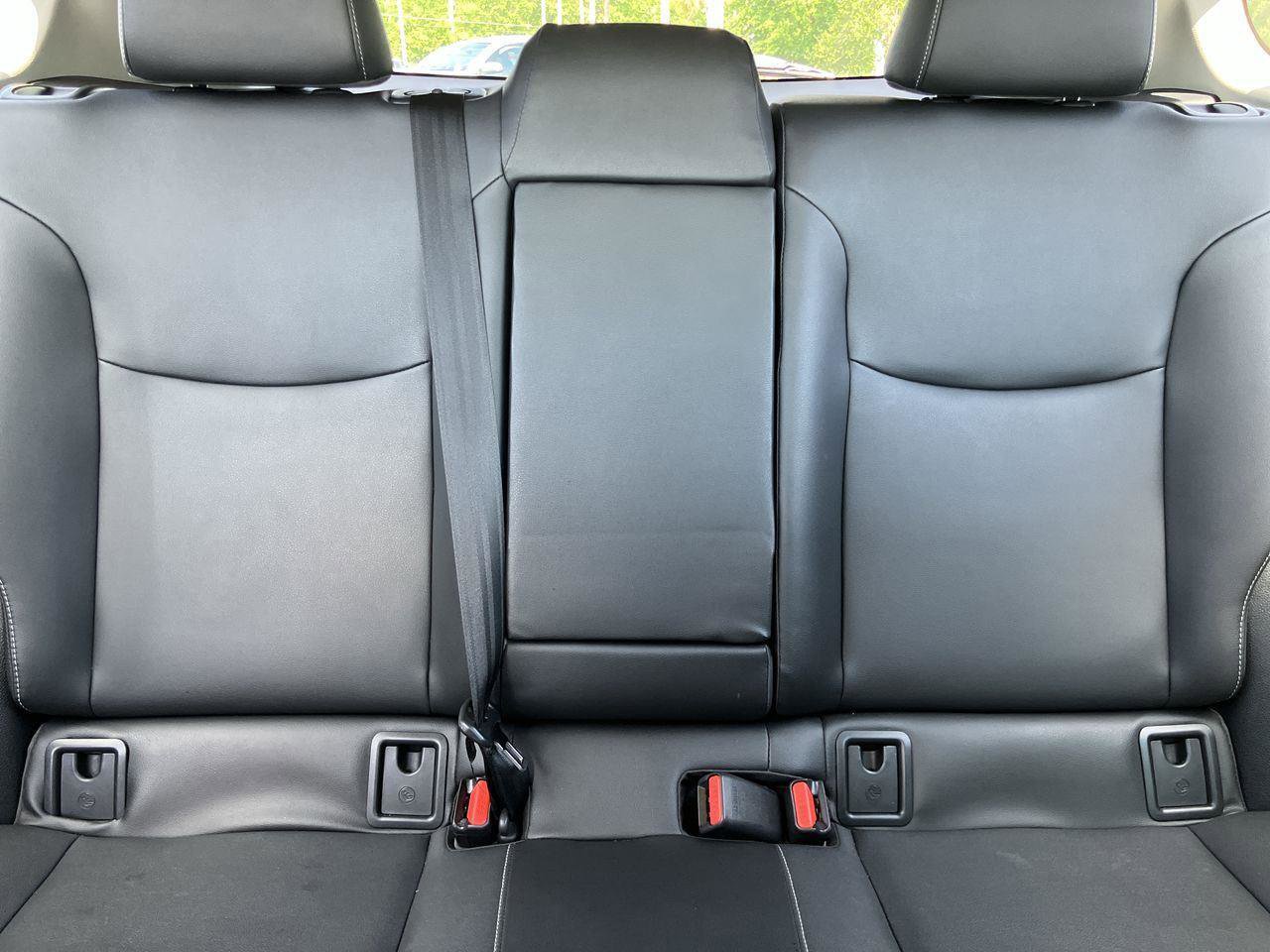 Certified 2022 Toyota Corolla Cross XLE FWD image 30