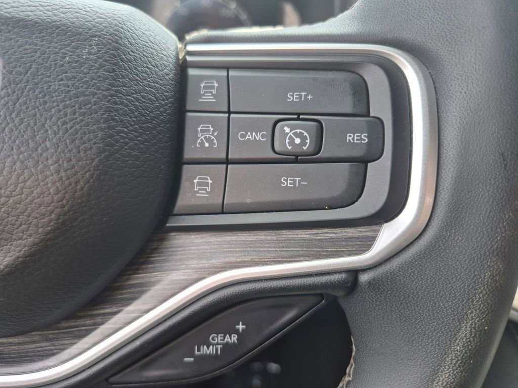 Used 2024 Jeep Wagoneer L Series II w/ Flexible Seating Group AWD/4WD image 20