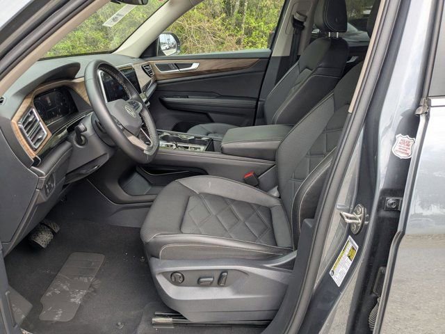 Used 2025 Volkswagen Atlas SE image 22