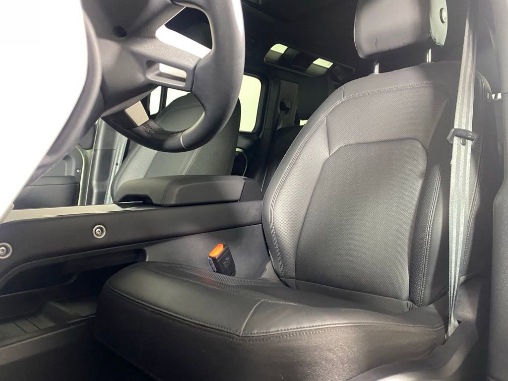 Used 2025 Land Rover Defender 110 S image 12