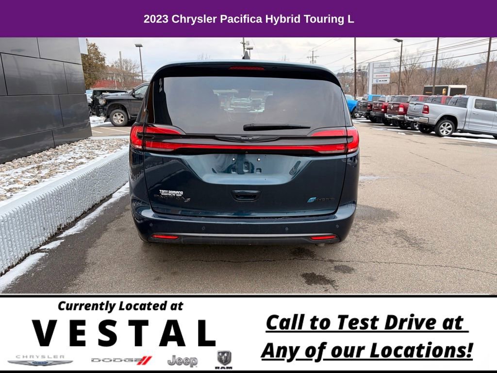 Used 2023 Chrysler Pacifica Touring-L w/ S Appearance Package image 9