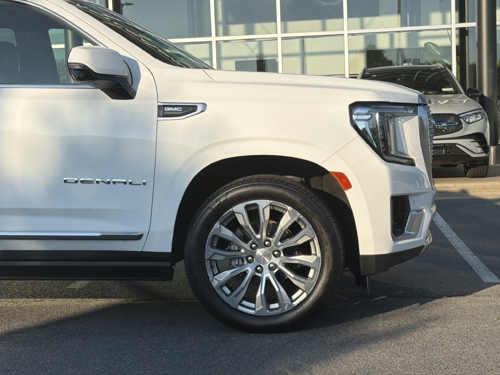Used 2023 GMC Yukon Denali RWD image 9