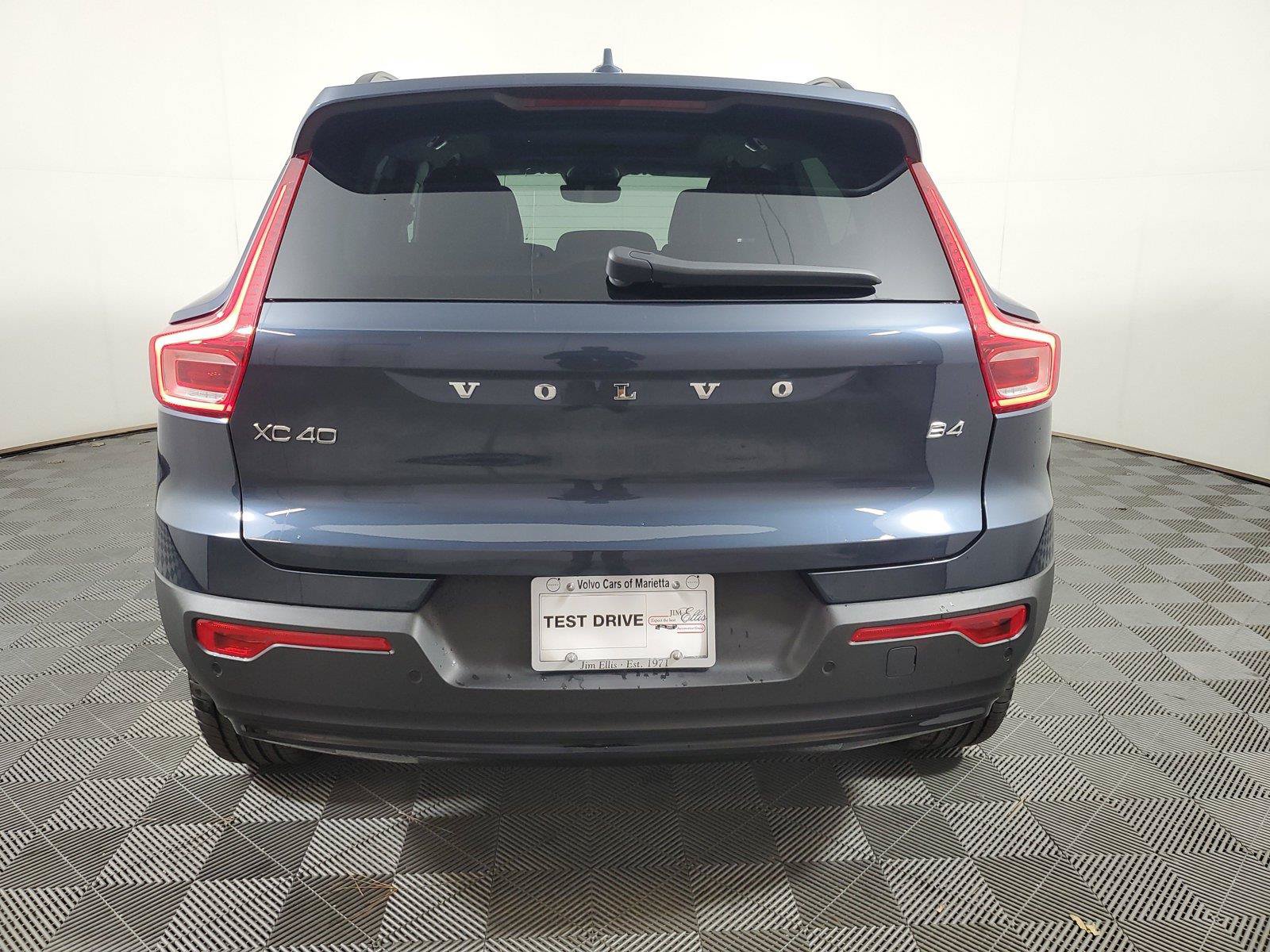 New 2026 Volvo XC40 B4 Core w/ Protection Package Premier FWD image 5