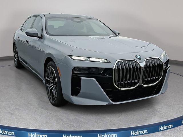 New 2026 BMW 740i xDrive w/ Executive Package image 3