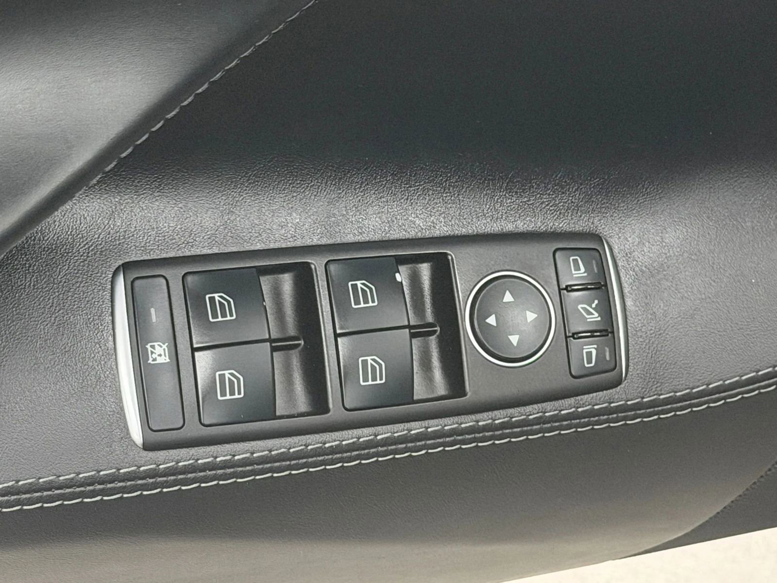 Used 2015 Tesla Model S 85D AWD/4WD image 22
