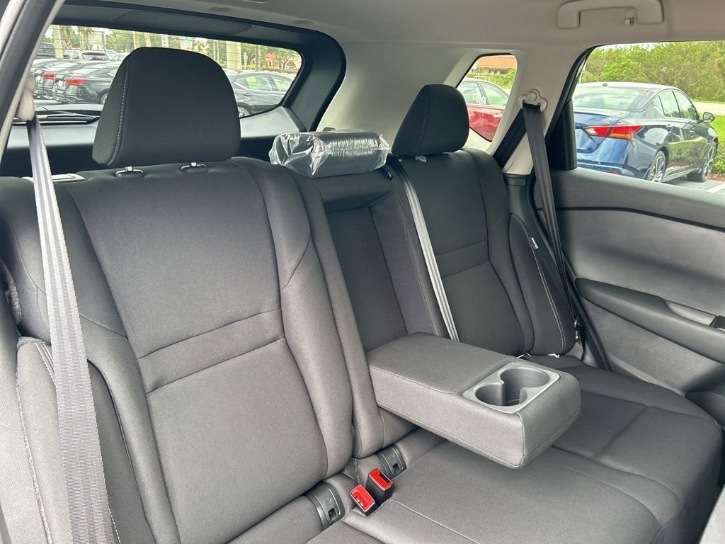 Used 2025 Nissan Rogue S AWD/4WD image 41