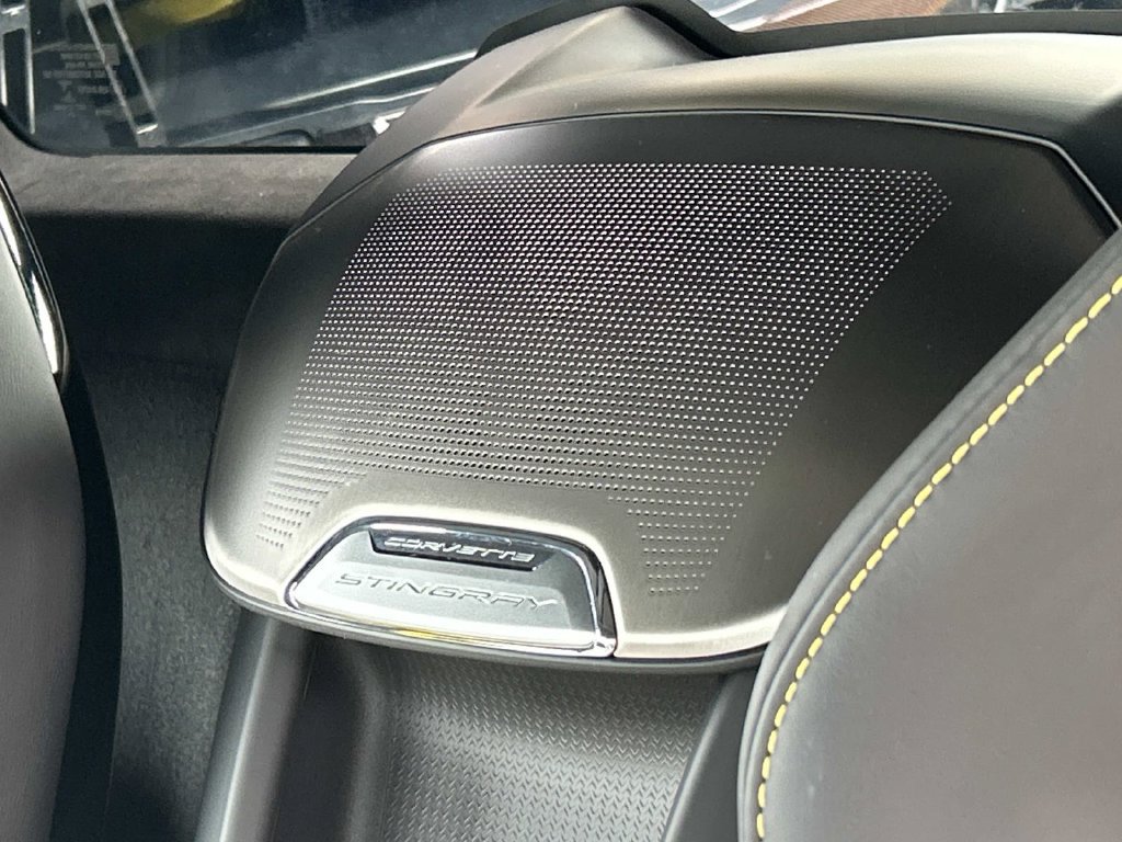 Used 2021 Chevrolet Corvette Stingray Premium Cpe w/ Z51 Performance Package RWD image 19