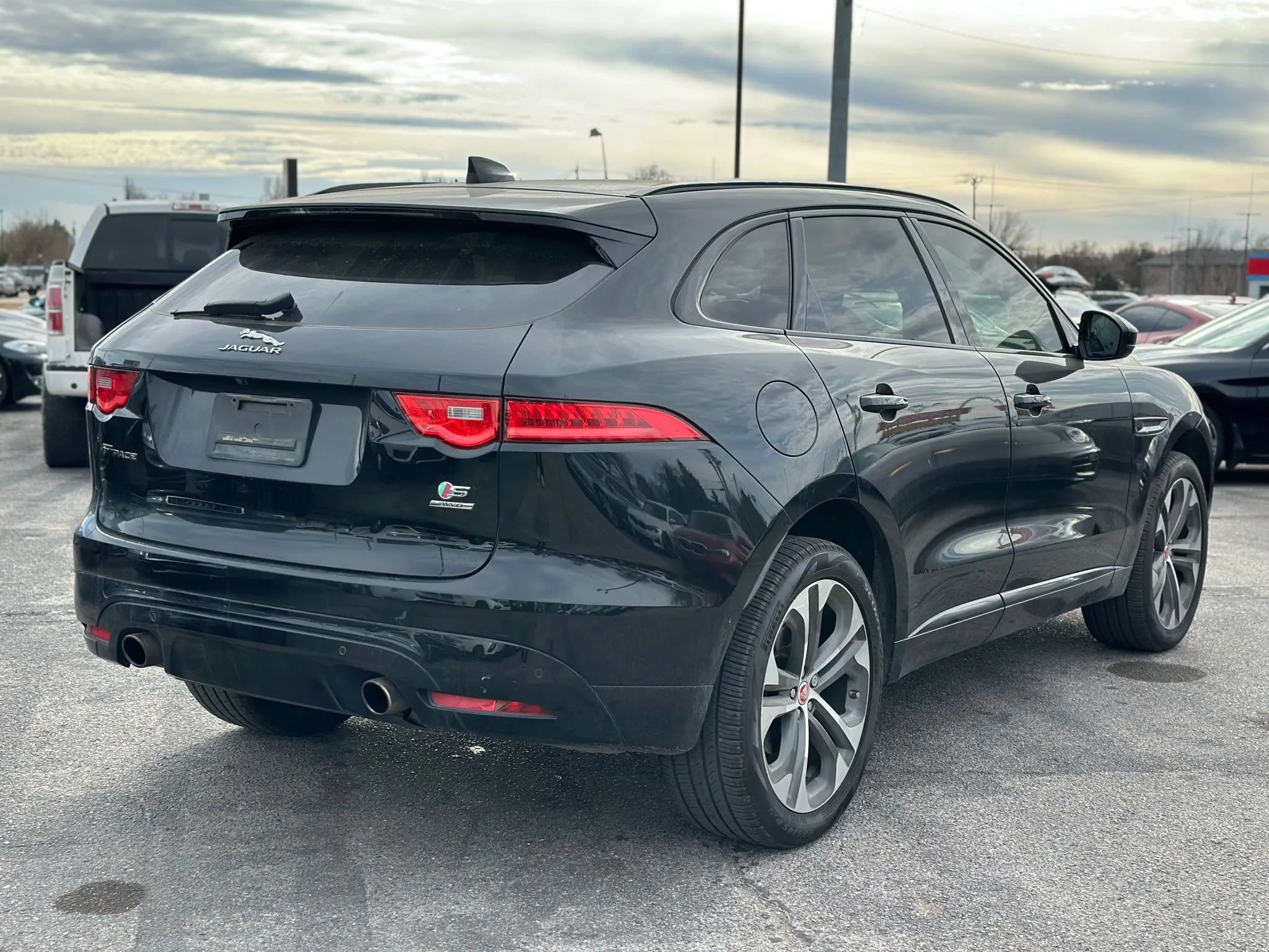 Used 2017 Jaguar F-PACE S AWD/4WD image 6