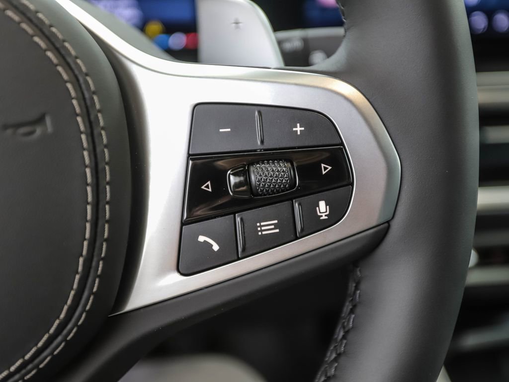 Used 2026 BMW X7 xDrive40i w/ M Sport Package image 13