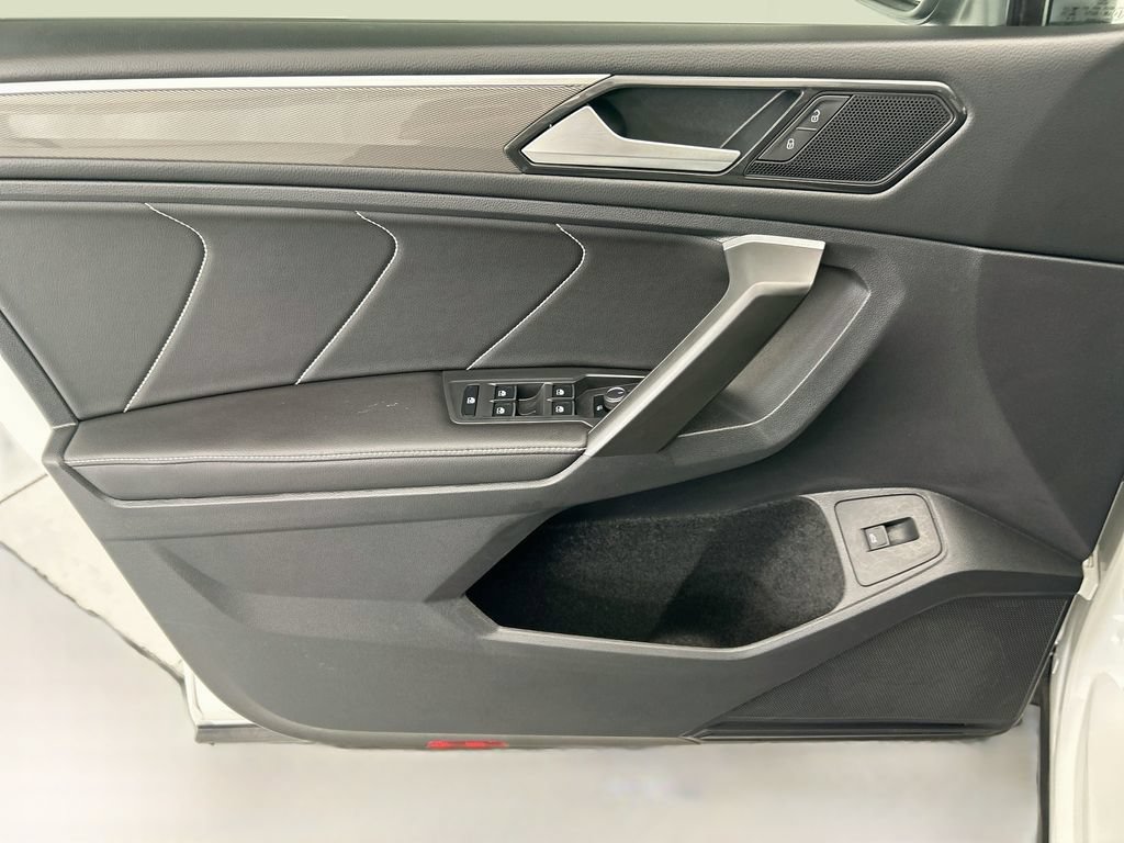 Used 2024 Volkswagen Tiguan SE R-Line FWD image 22