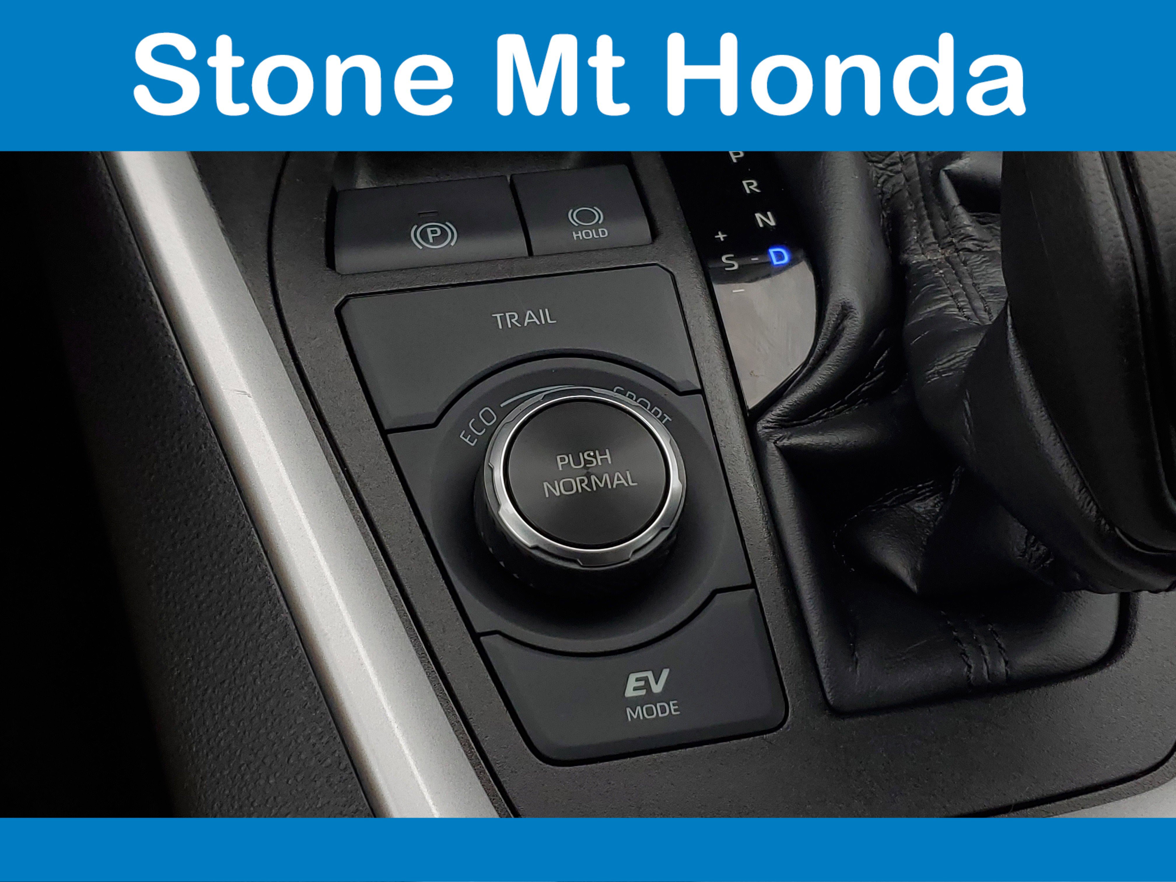 Used 2022 Toyota RAV4 XLE image 31