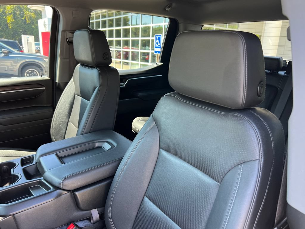 Used 2025 GMC Sierra 1500 SLT AWD/4WD image 10