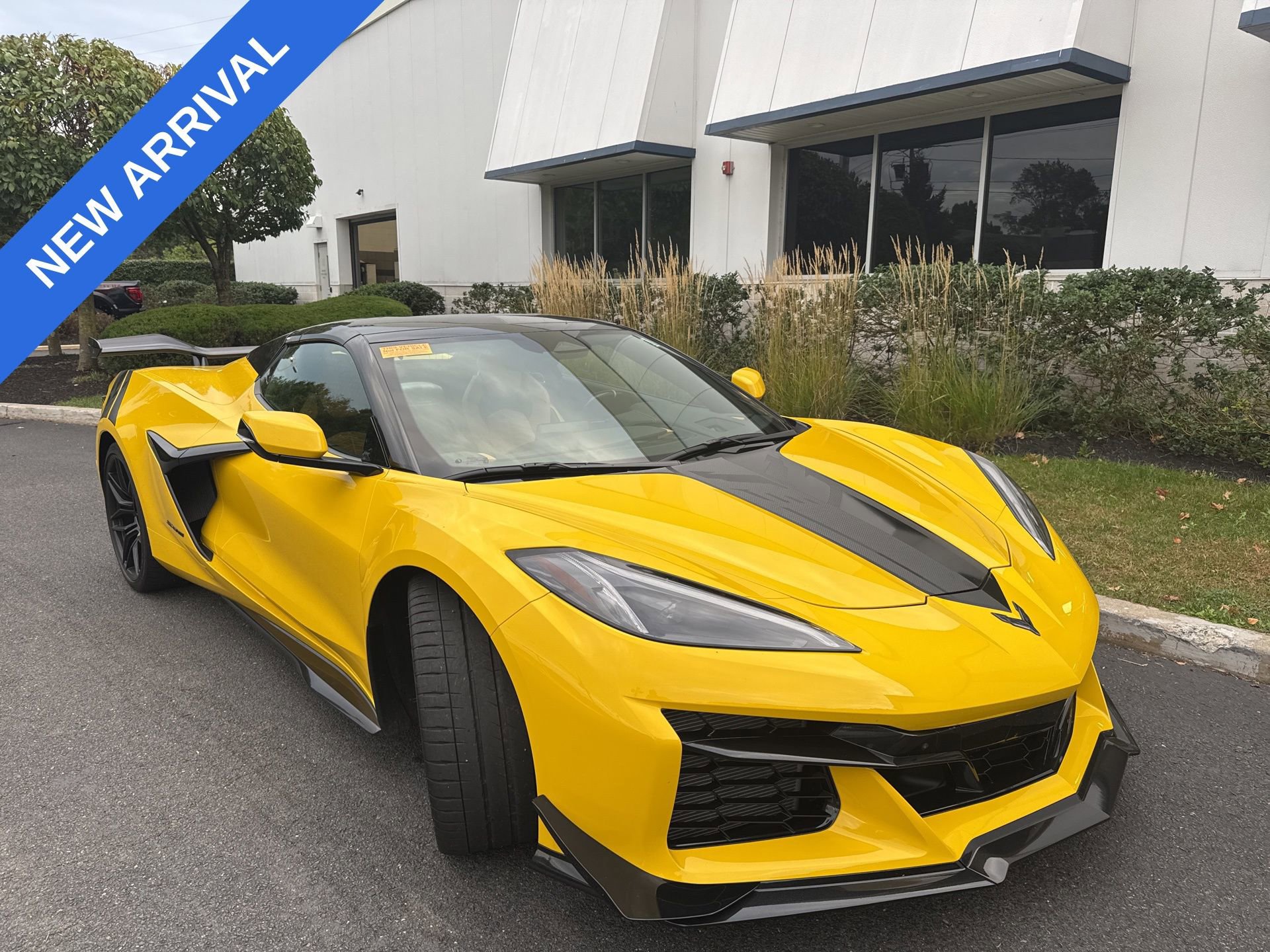 Used 2025 Chevrolet Corvette Z06 image 1