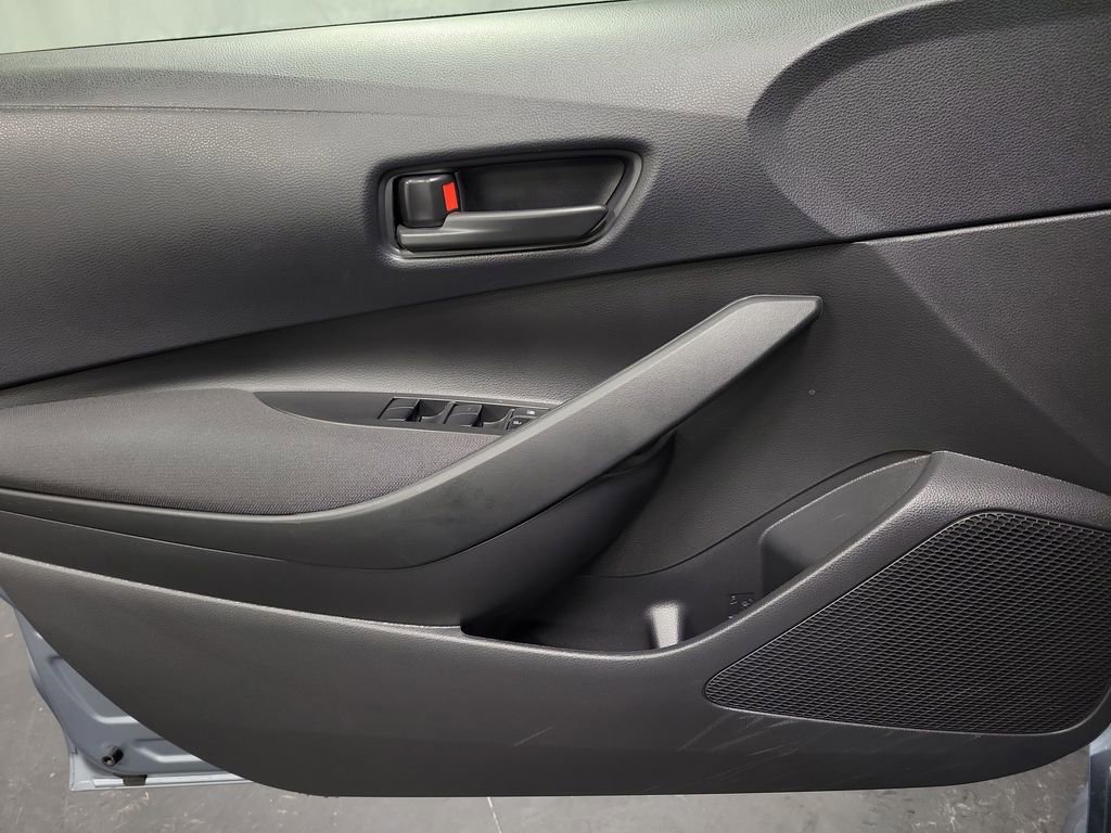 Used 2025 Toyota Corolla LE image 22