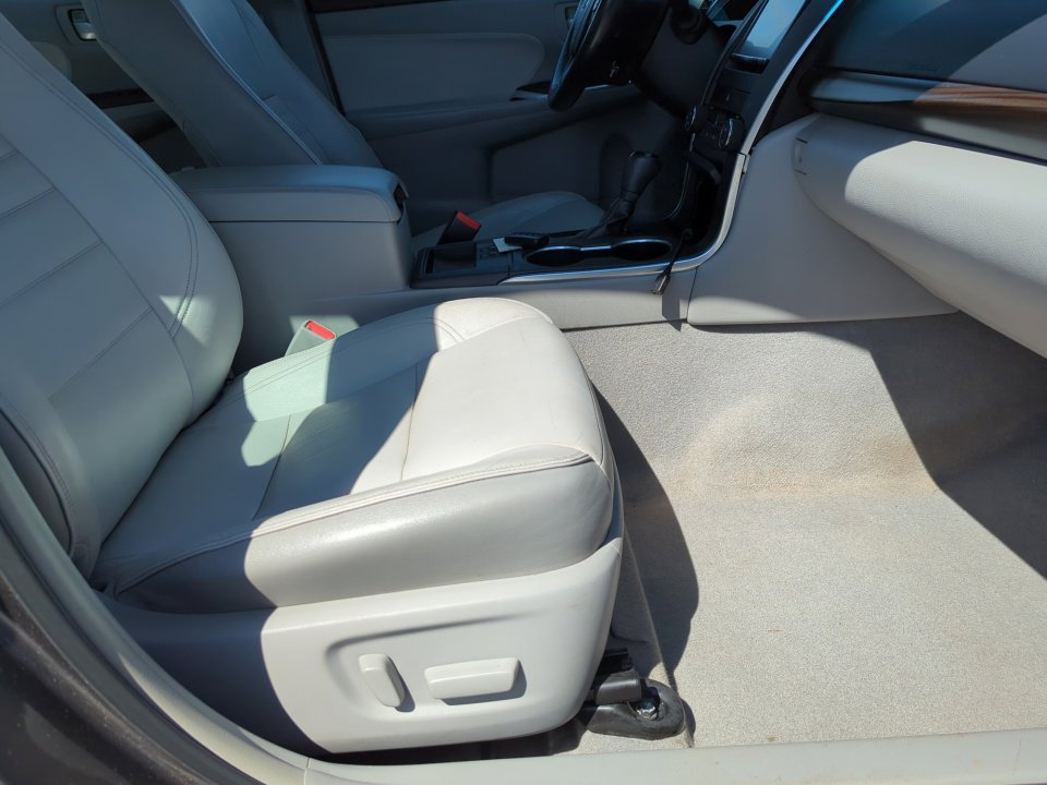 Used 2015 Toyota Camry XLE w/ Convenience Package image 39