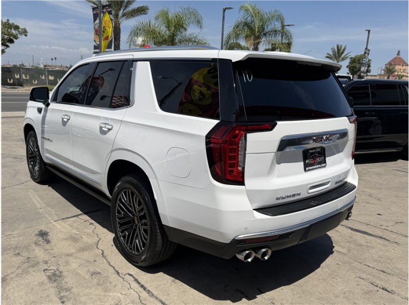 Used 2021 GMC Yukon Denali w/ Denali Premium Package RWD image 12