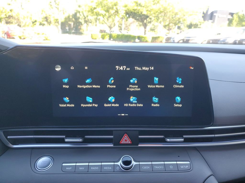 Used 2025 Hyundai Elantra SEL FWD image 25