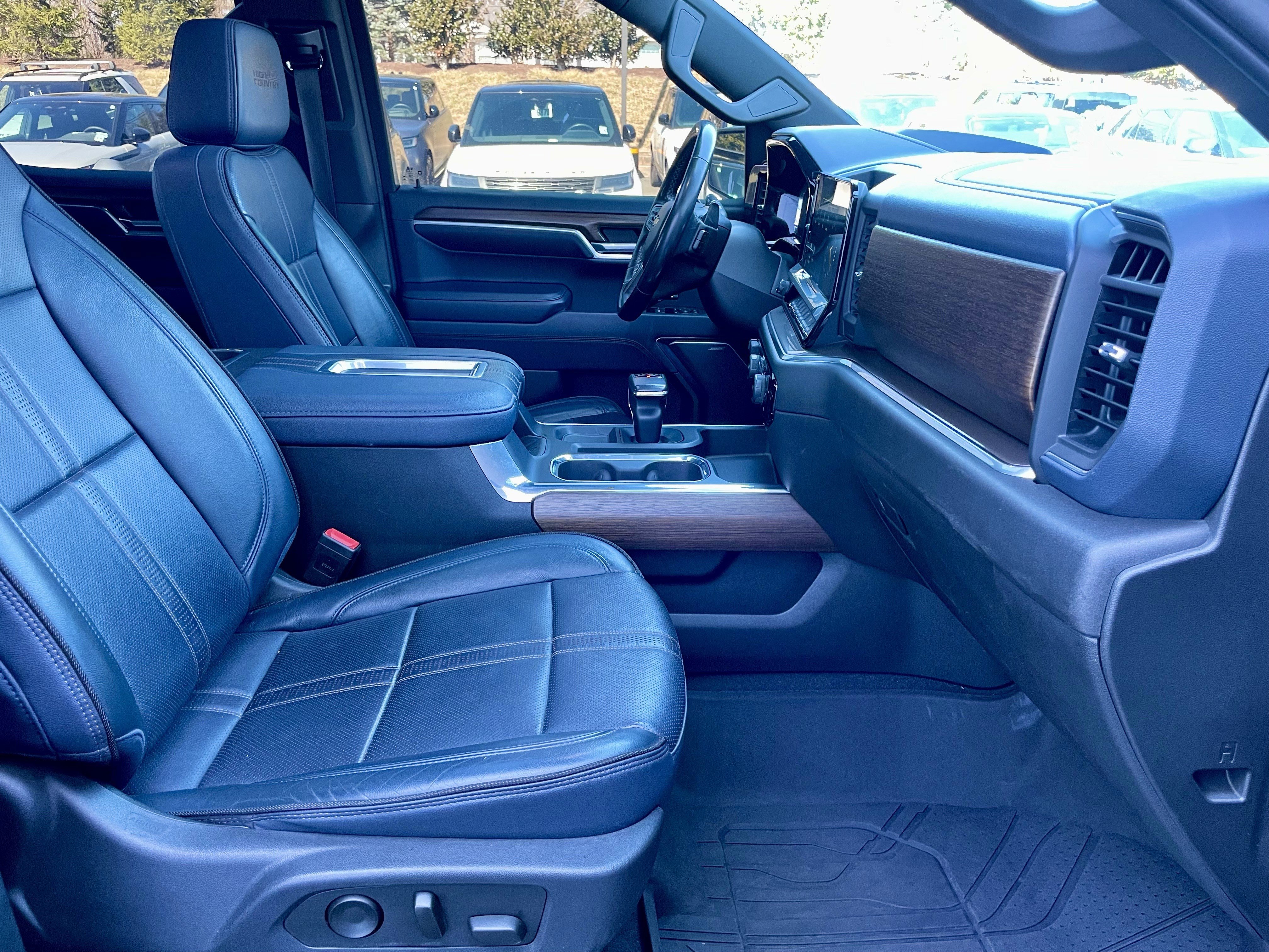 Used 2022 Chevrolet Silverado 1500 High Country w/ High Country Premium Package image 15