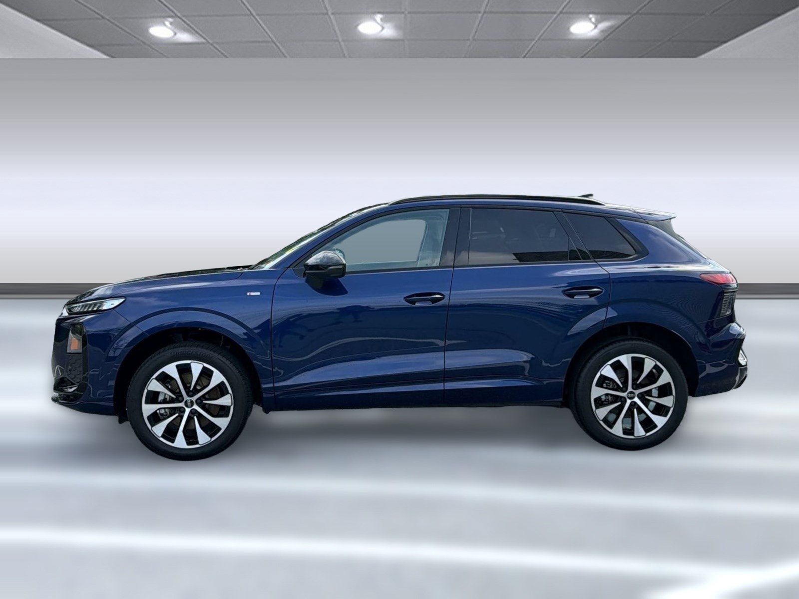 New 2026 Audi Q3 quattro 2.0T AWD/4WD image 2
