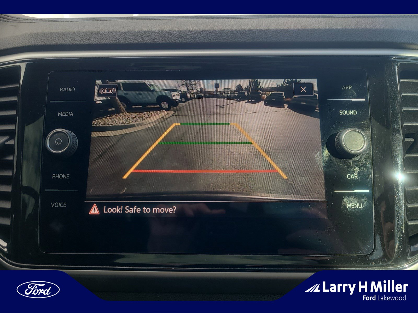 Used 2023 Volkswagen Atlas Cross Sport SE image 28