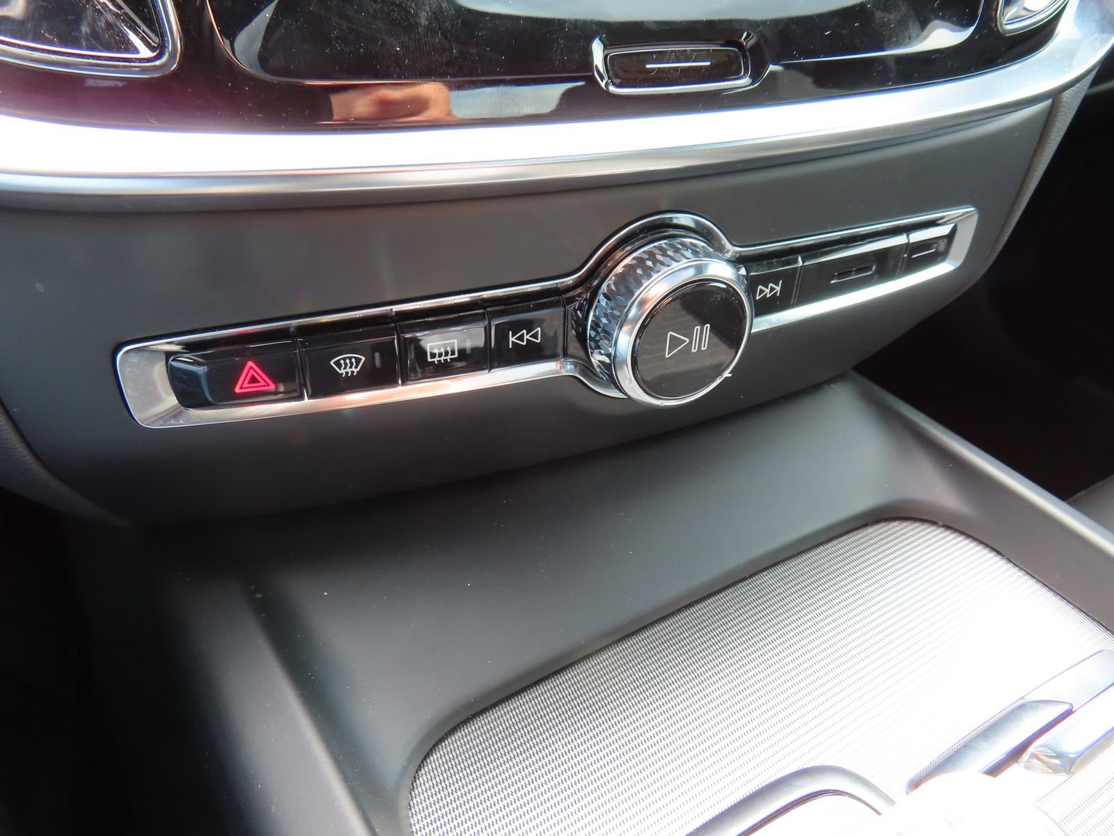 Used 2024 Volvo S60 B5 Plus w/ Climate Package AWD/4WD image 24