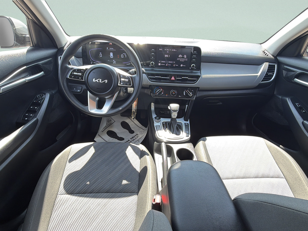 Used 2026 Kia Seltos LX AWD/4WD image 16