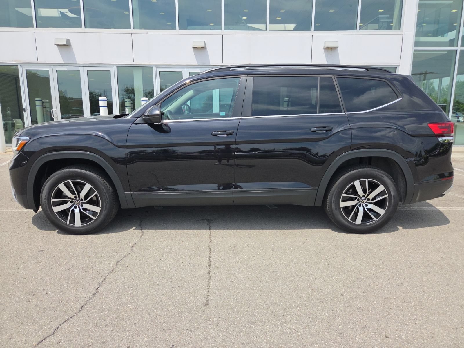 Used 2023 Volkswagen Atlas SE AWD/4WD image 10