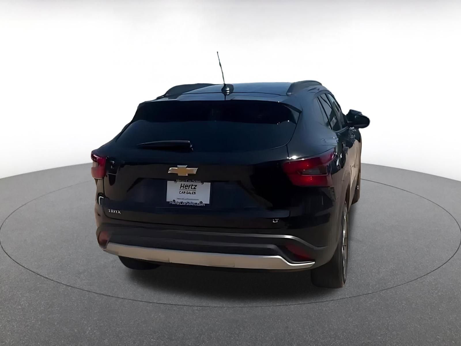 Used 2025 Chevrolet Trax LT w/ LT Convenience Package FWD image 12