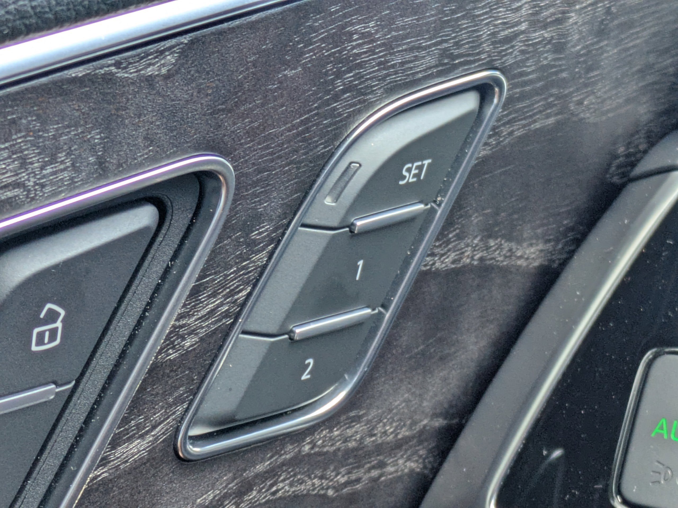 Used 2022 Audi Q8 Premium Plus image 25