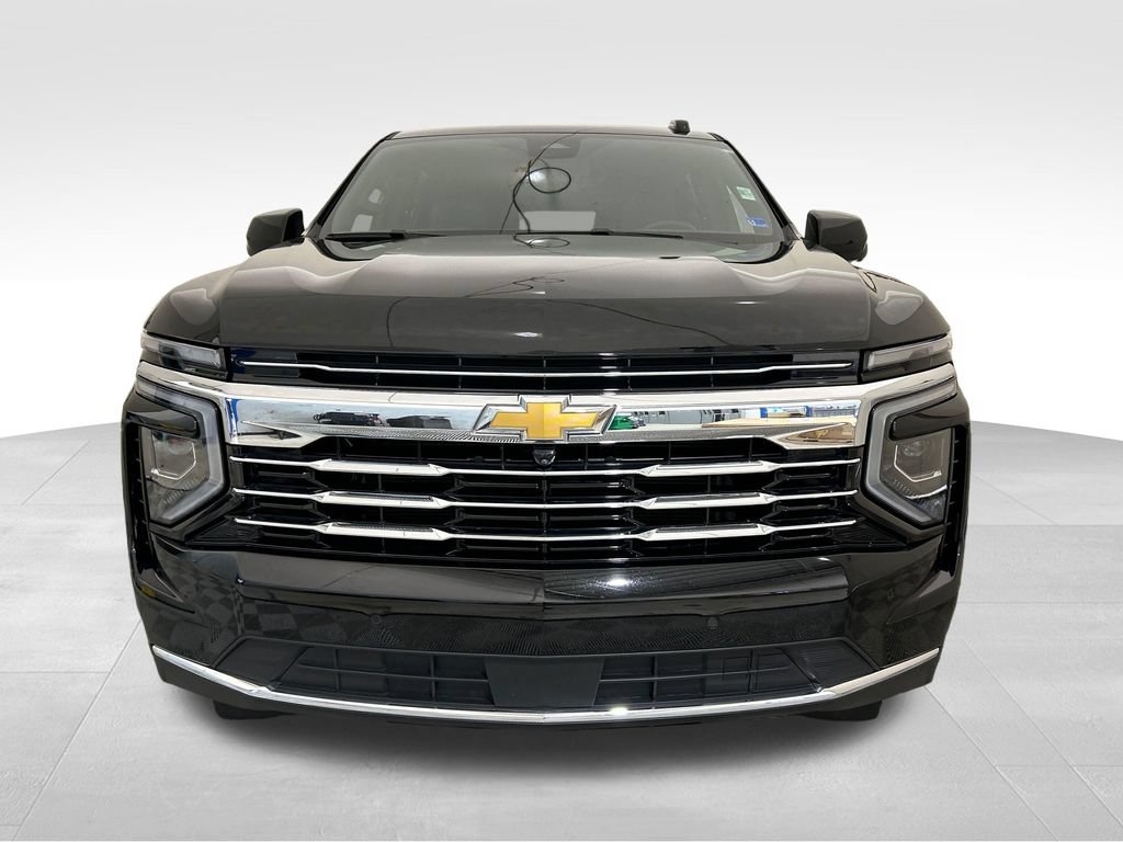 Used 2025 Chevrolet Suburban LT AWD/4WD image 9