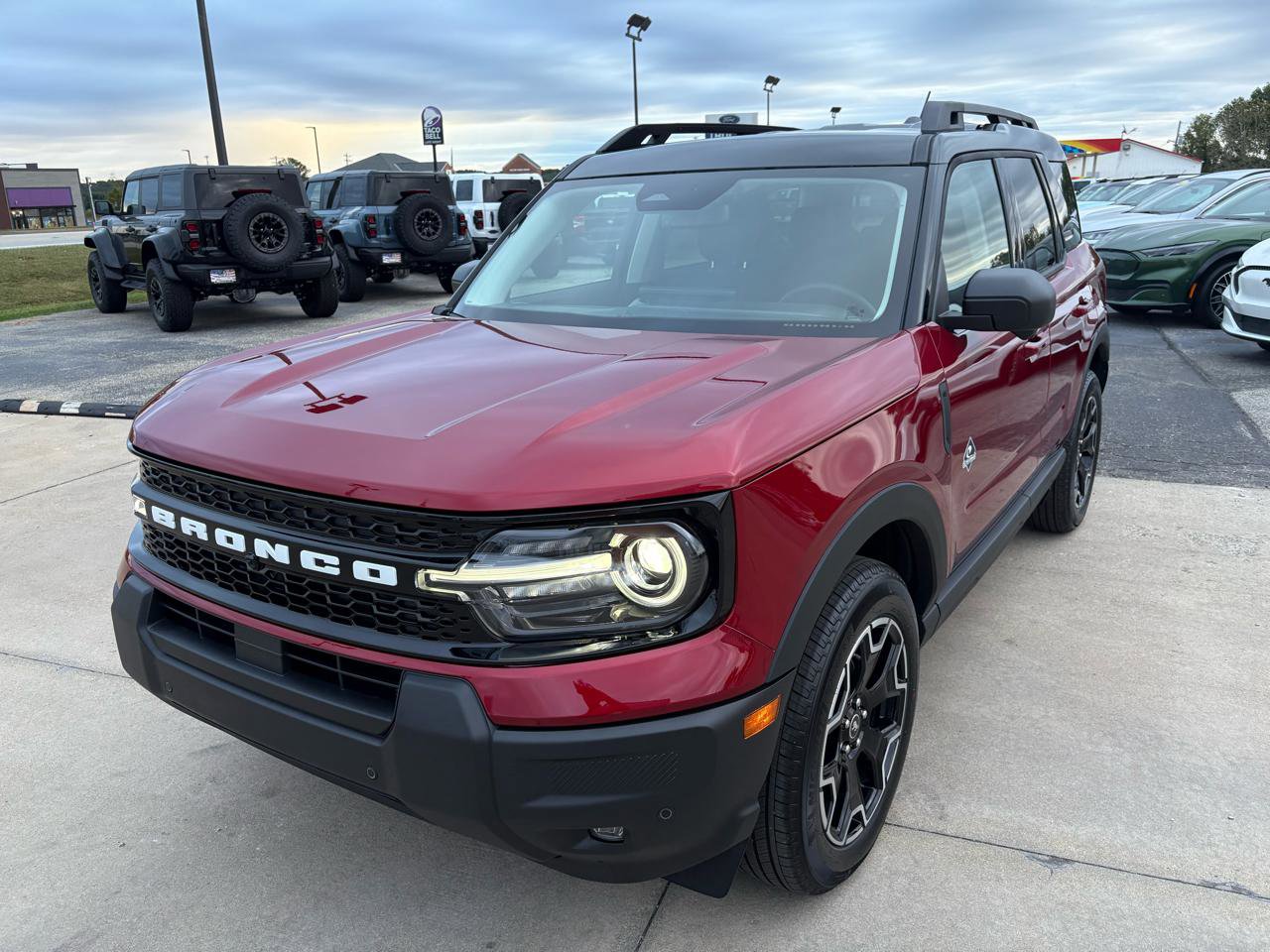 New 2025 Ford Bronco Sport Outer Banks w/ Outer Banks Tech Package+ AWD/4WD image 7