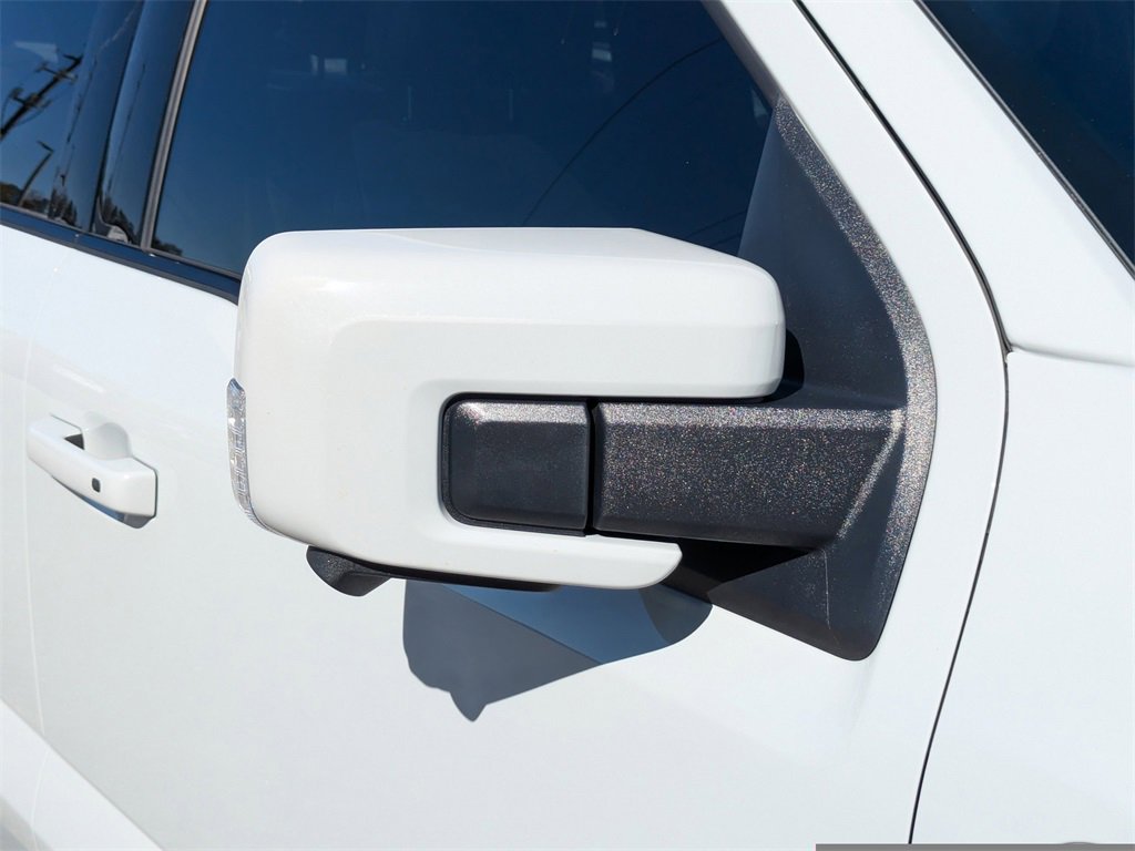 Used 2023 Ford F150 Lightning Lariat image 12