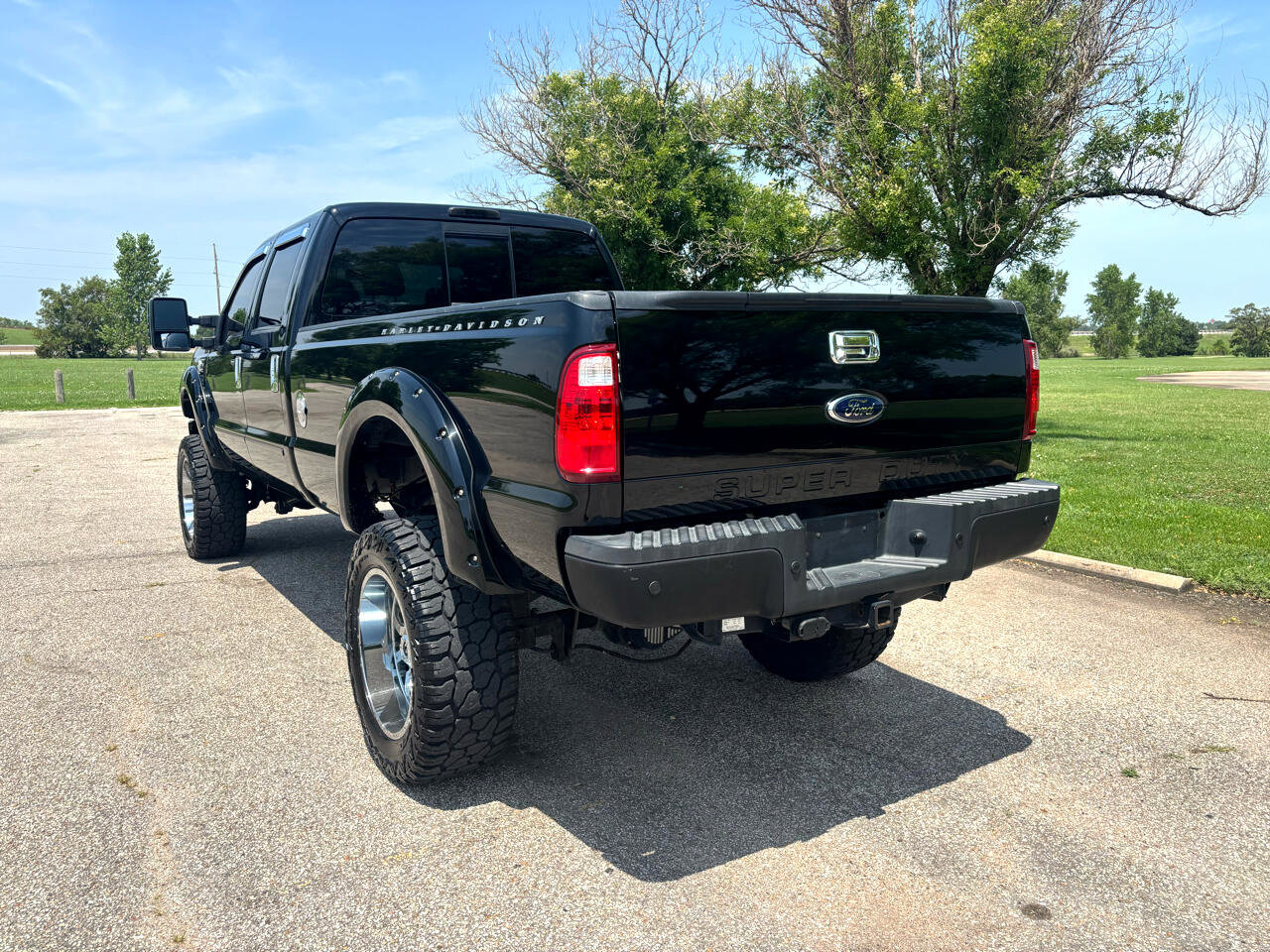 Used 2009 Ford F350 Harley-Davidson image 9