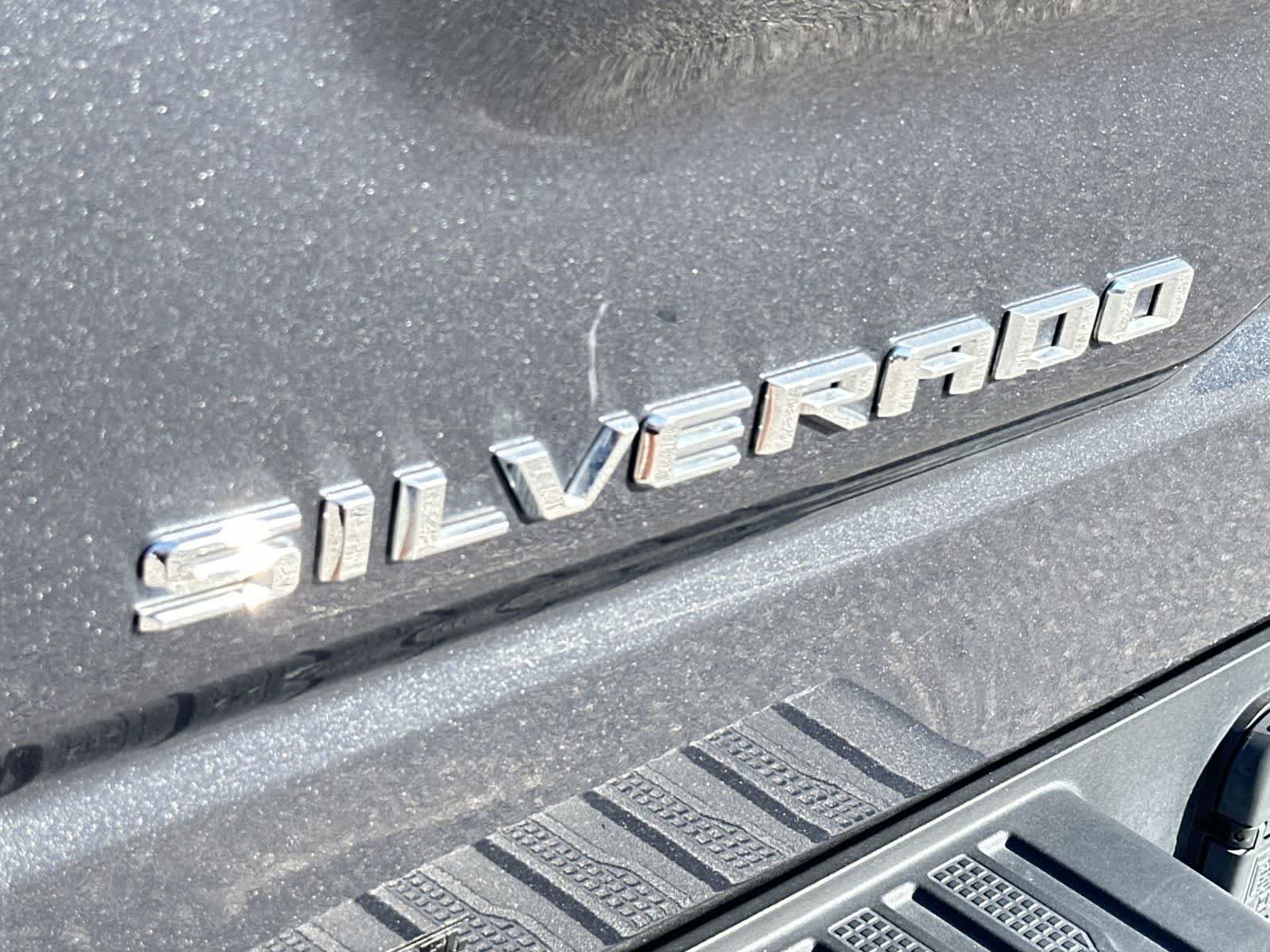 Used 2022 Chevrolet Silverado 1500 LTZ AWD/4WD image 11