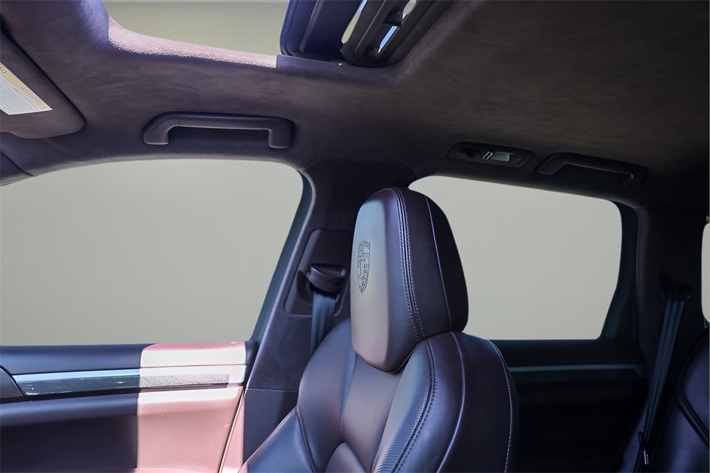 Used 2014 Porsche Cayenne Turbo S image 31