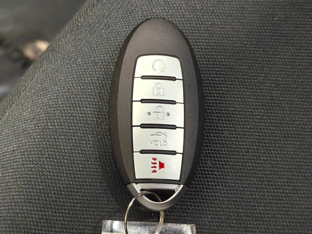 Used 2020 Nissan Versa SV image 10