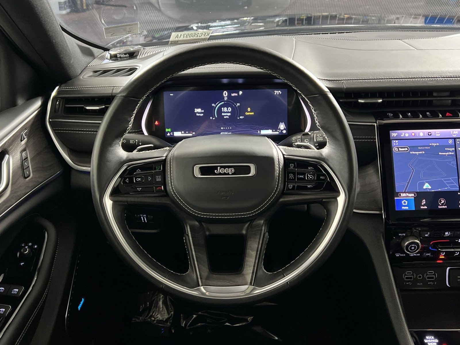 Used 2022 Jeep Grand Cherokee Overland w/ Luxury Tech Group IV image 16