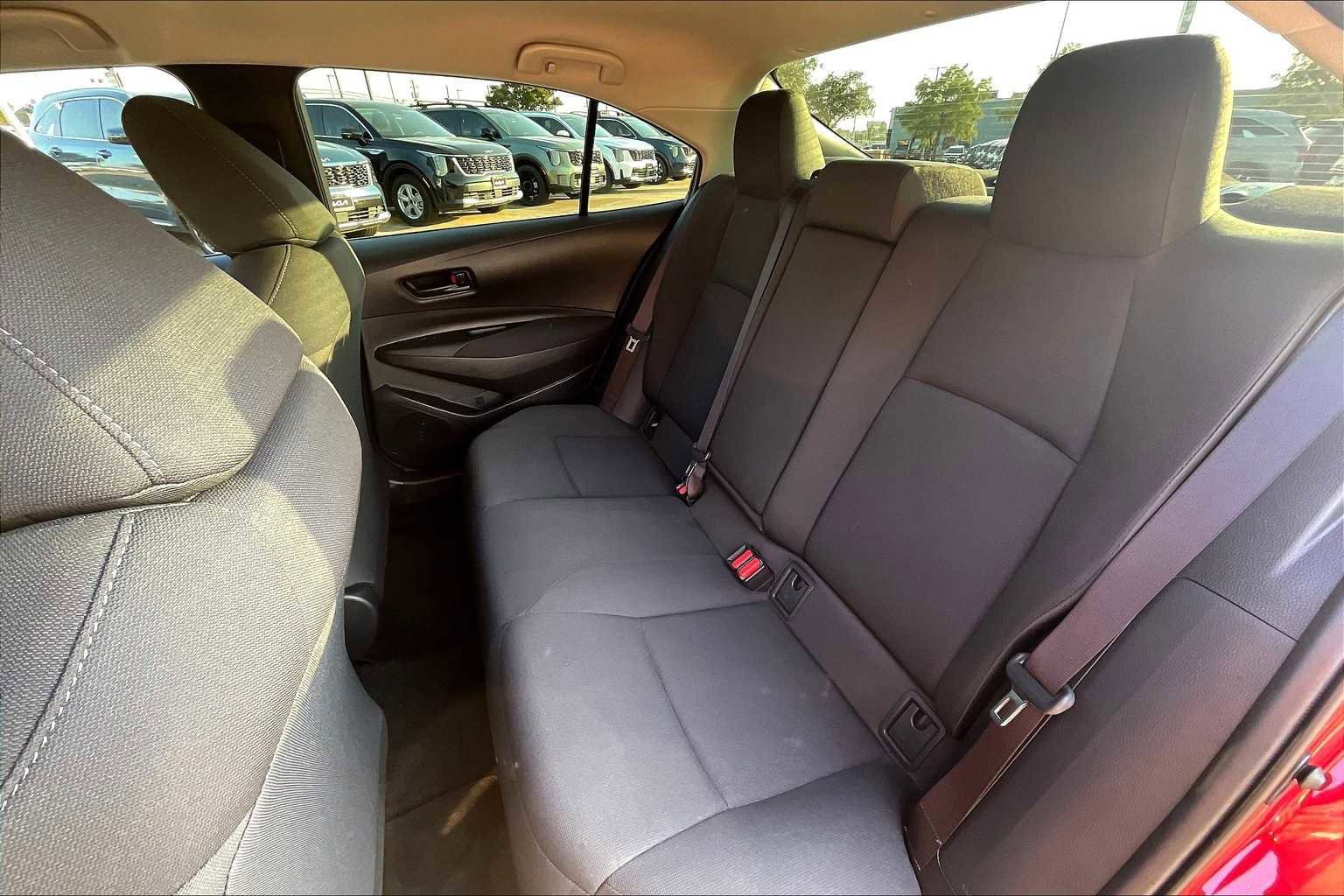 Used 2022 Toyota Corolla LE image 29